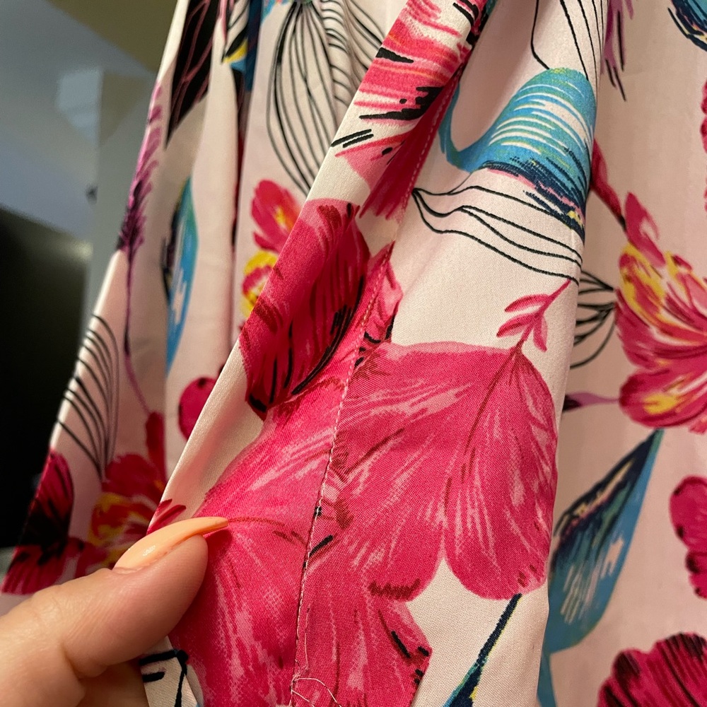 CYNTHIA ROWLEY
Satin Piped Robe With Pockets - Picture 5 of 7